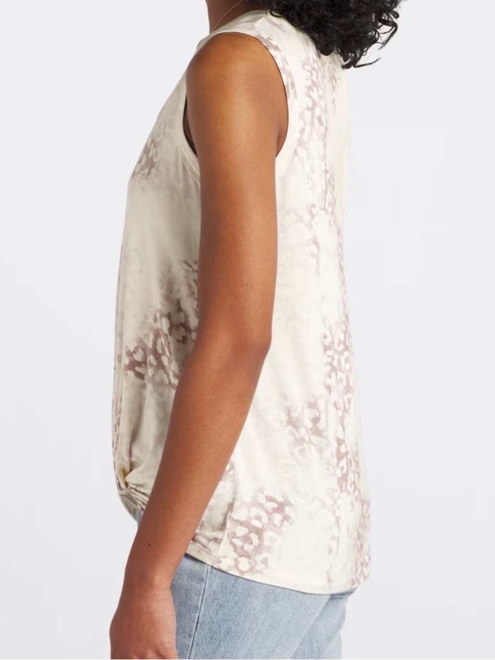 nine britton Cream and Blush Tie-Dye Knot Front Tank - Picture 3 of 7